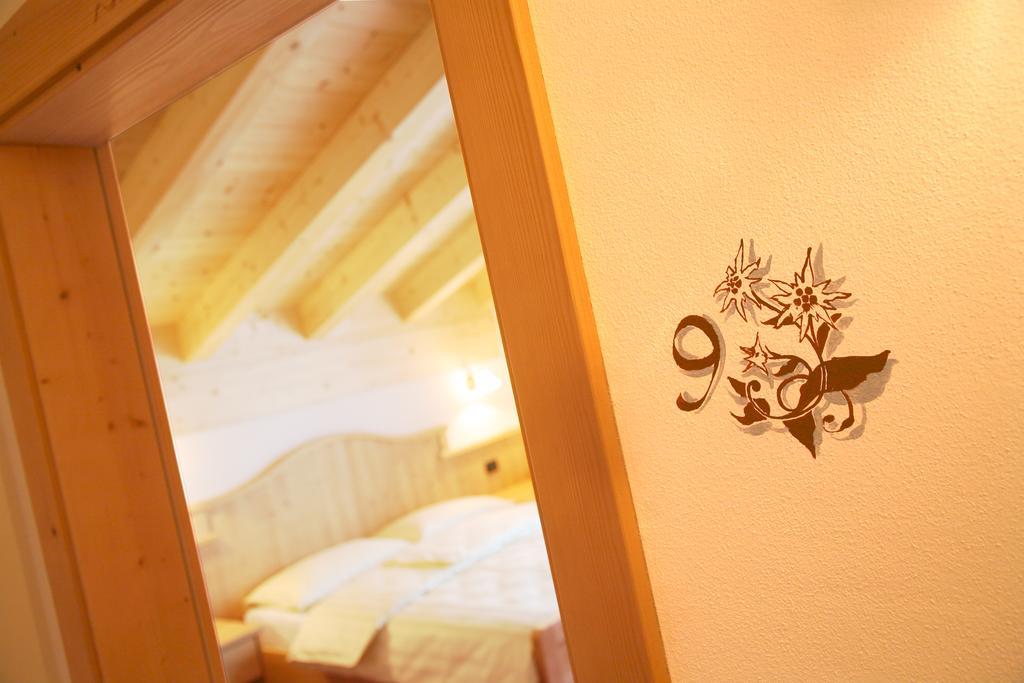 Hotel Garnì Prà Fiorì à Campitello di Fassa Extérieur photo
