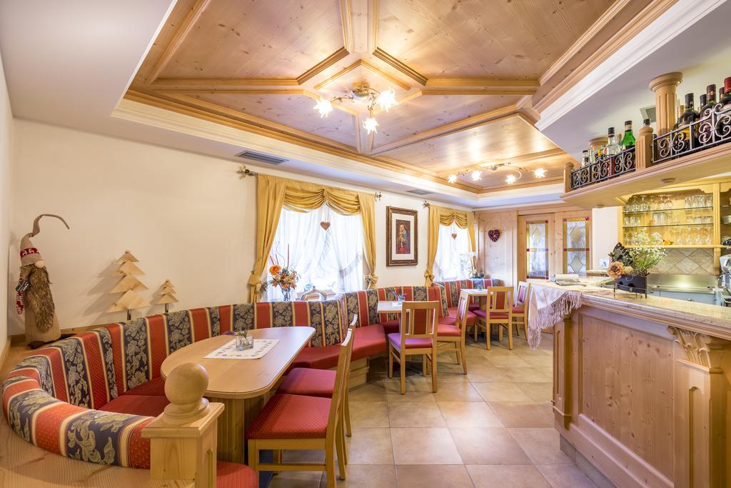 Hotel Garnì Prà Fiorì à Campitello di Fassa Extérieur photo