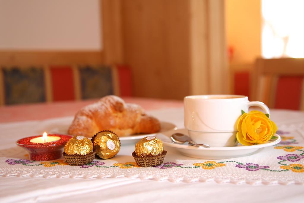 Hotel Garnì Prà Fiorì à Campitello di Fassa Extérieur photo