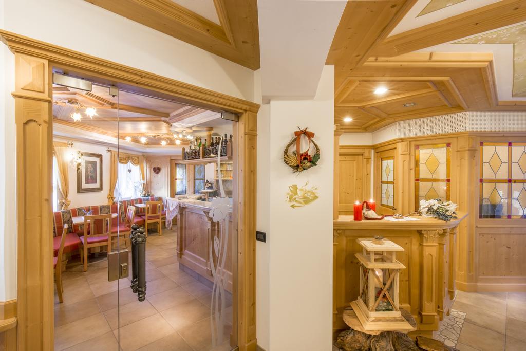 Hotel Garnì Prà Fiorì à Campitello di Fassa Extérieur photo